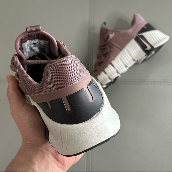 WMNS SIZING - NIKE FREE METCON 5 SMOKEY MAUVE - Picture 3 of 3